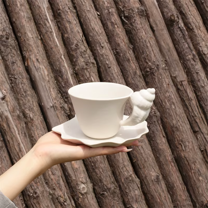 Tasse à café en céramique à coque mate