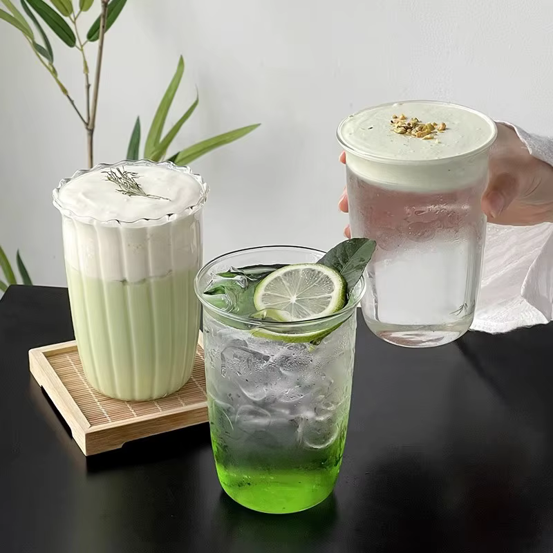 INS – tasse en verre à rayures verticales
