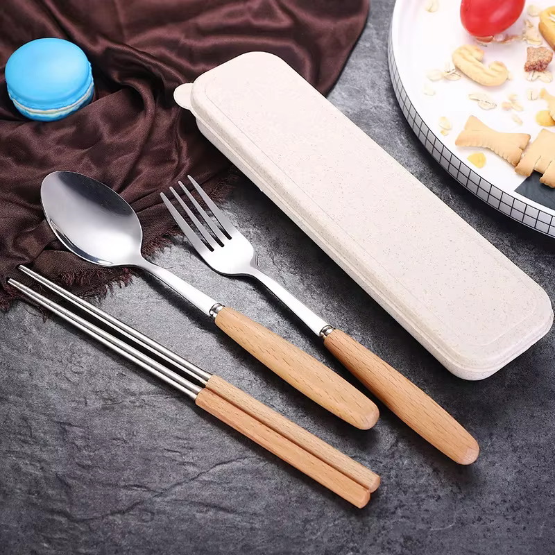 Ensemble de vaisselle en acier inoxydable avec manche en bois