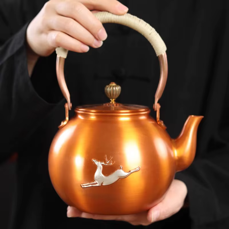 Théière en cuivre argenté doré faite à la main