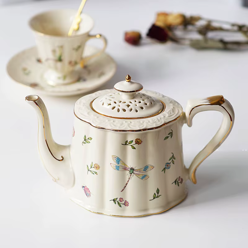 Ensemble tasse à café et plat en céramique