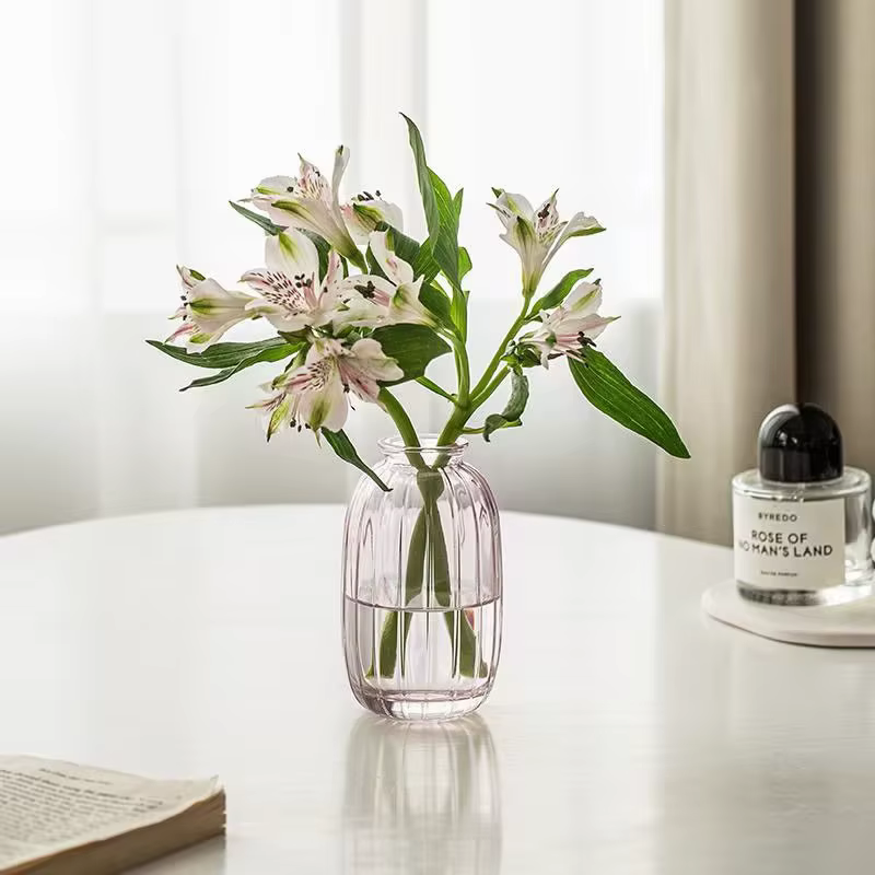 Vase en verre transparent