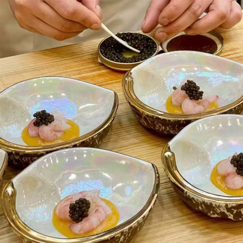Assiette De luxe en céramique à coque irrégulière avec bord doré Vintage