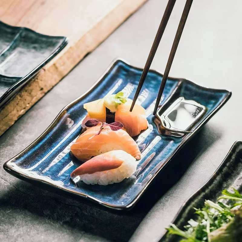 Pio d'ECHpling japonais en céramique avec sauce à tremper