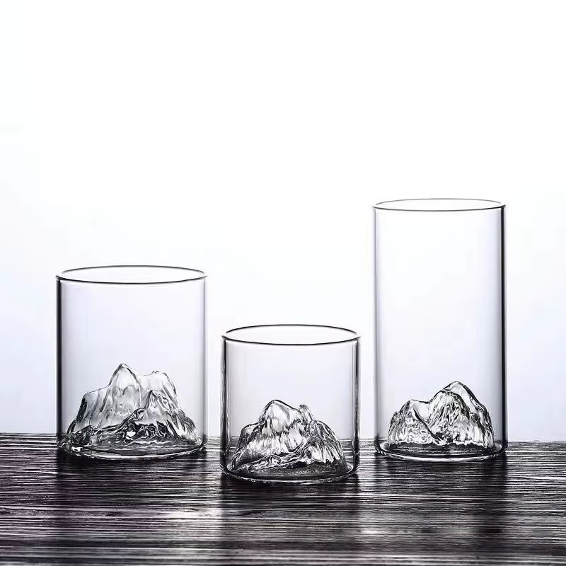 Tasse de visualisation de montagne 3D