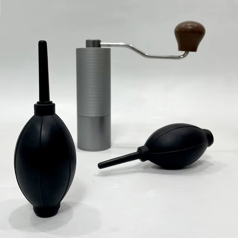 Outil de nettoyage de poudre de café