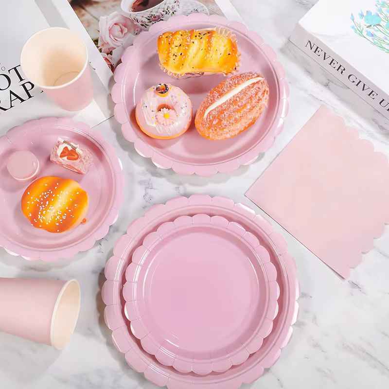 Vaisselle de fête d'anniversaire rose et bleue