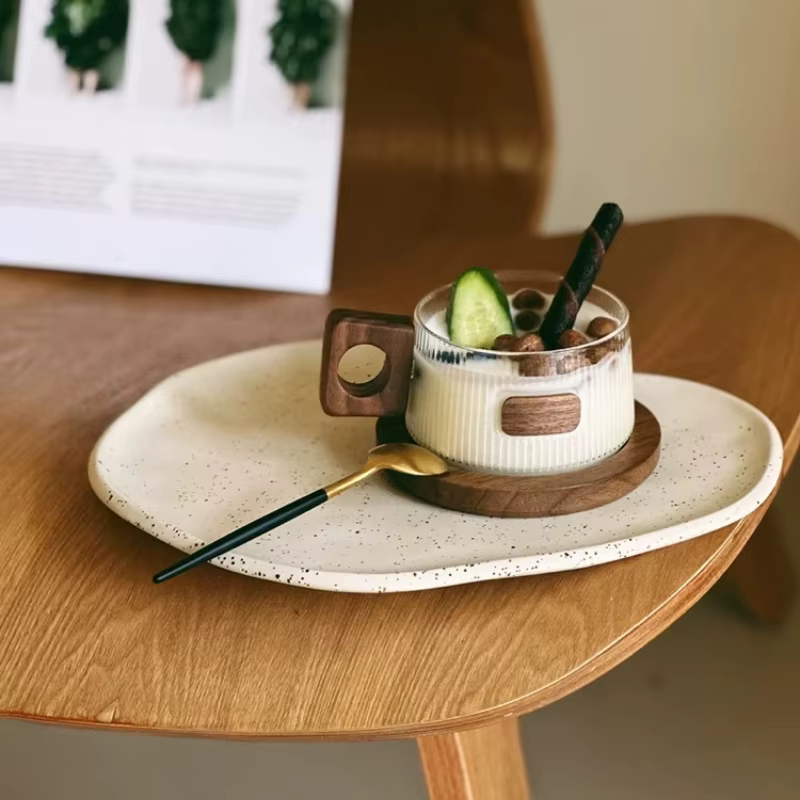 Brochure Tasse à café avec poignée en bois massif