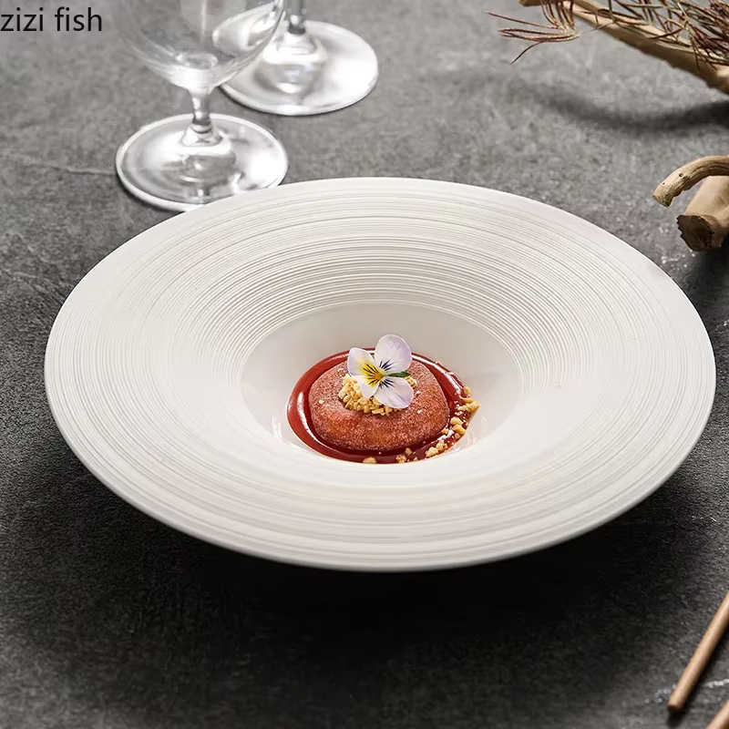 Assiette de service en céramique blanche