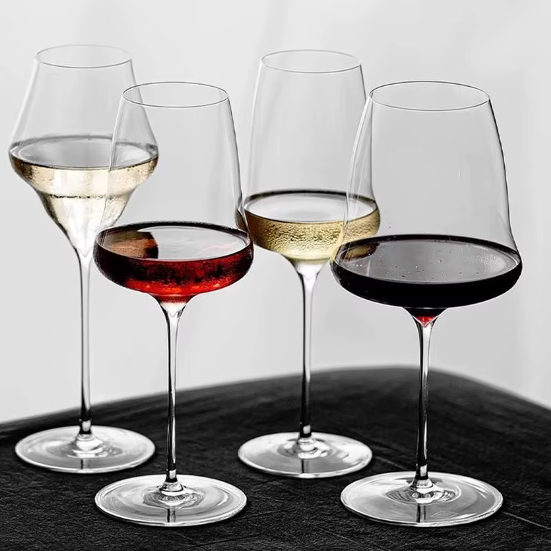 Gobelet en verre cristal ultra-fin fait à la main
