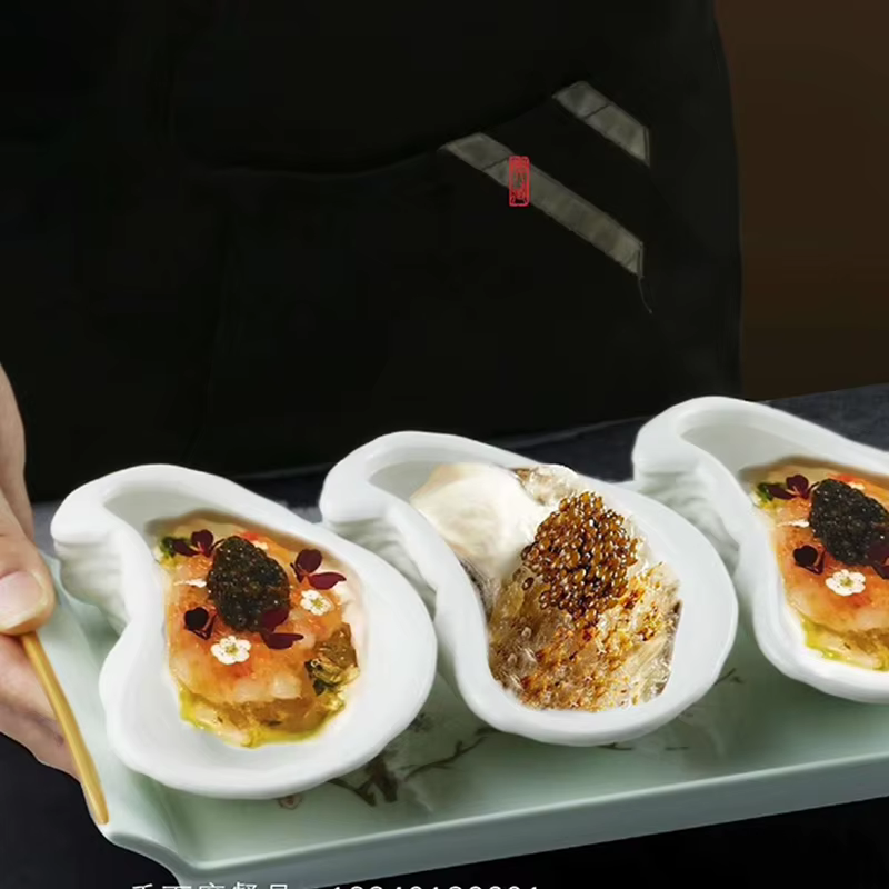 Assiette en céramique irrégulière