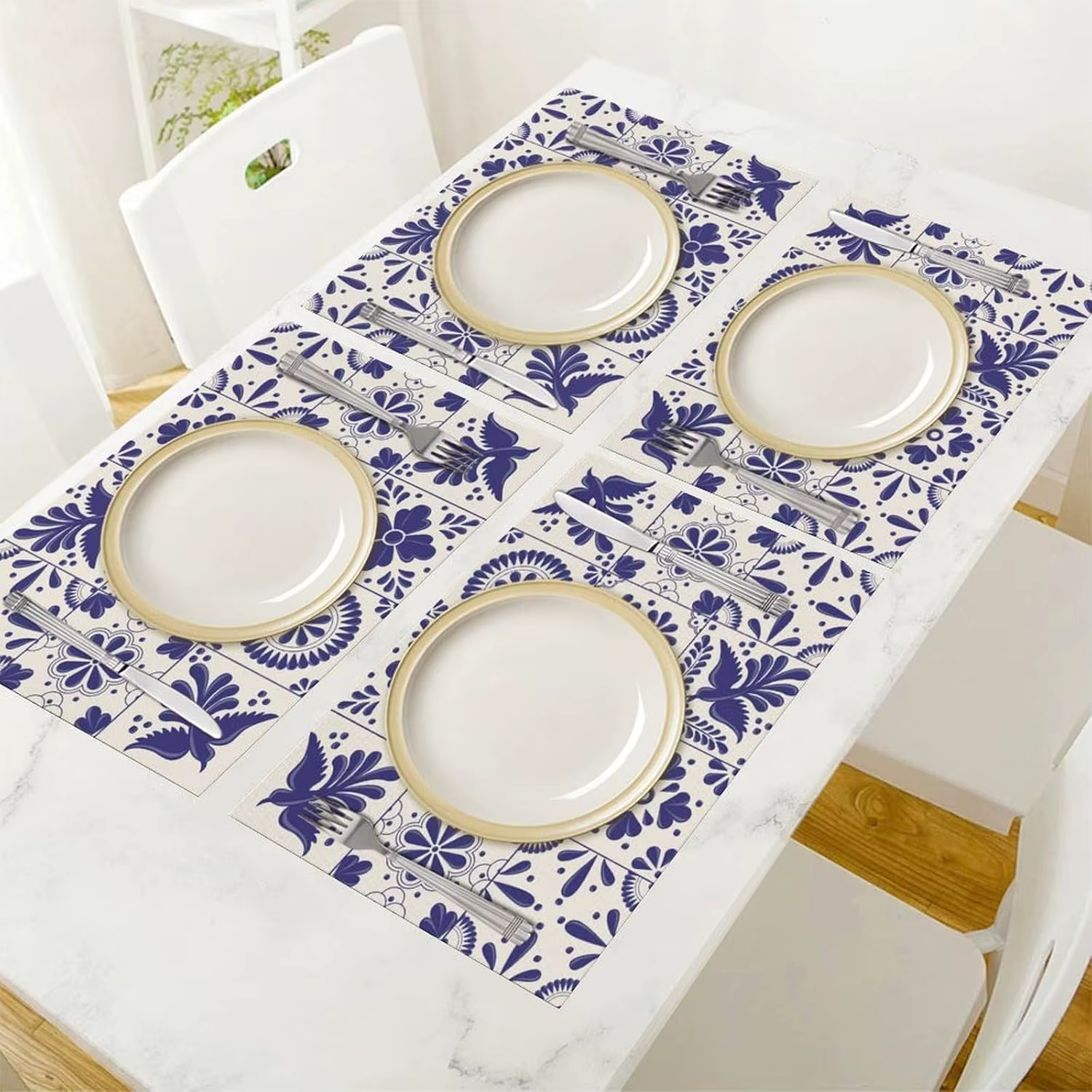 Set de table en céramique à motifs