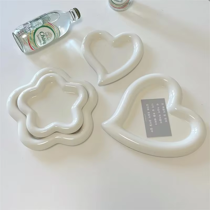 Assiette plate blanche coréenne