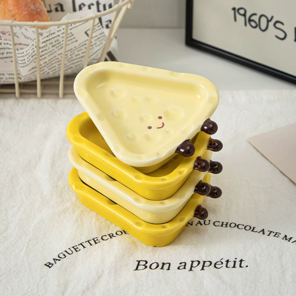Vaisselle en forme de fromage mignon