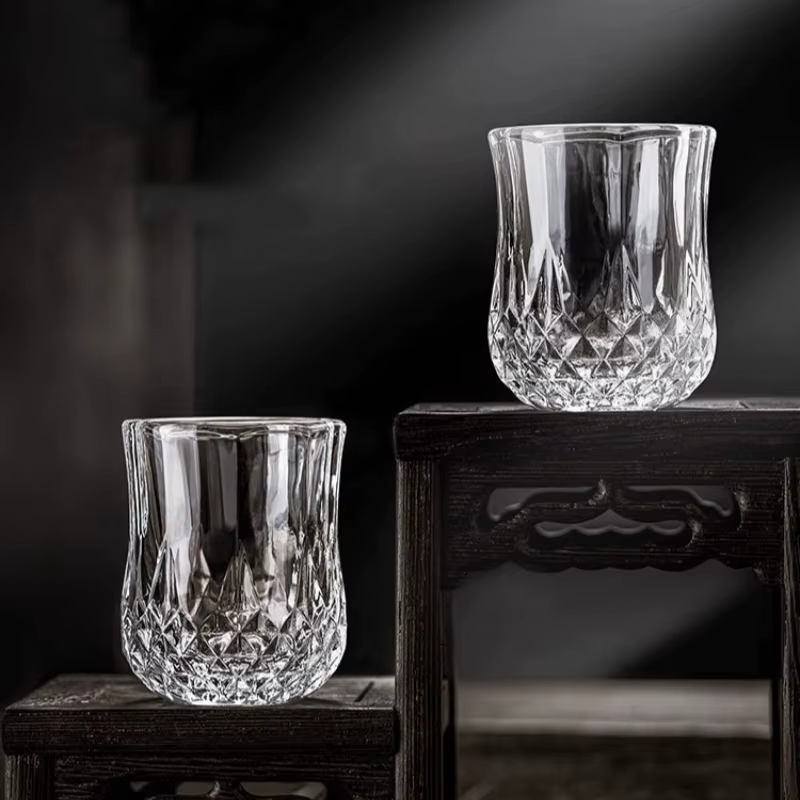 Verre à whisky en forme de rhum
