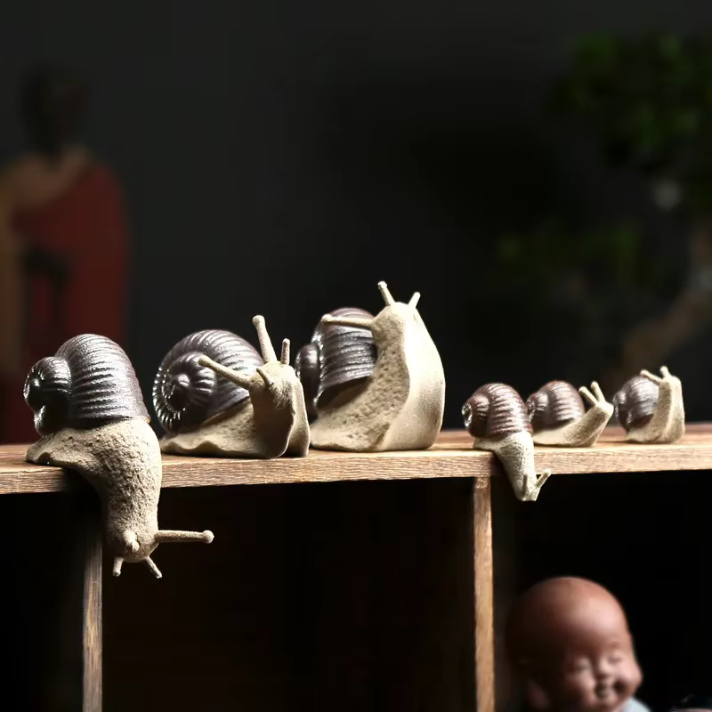 Petit escargot en céramique T