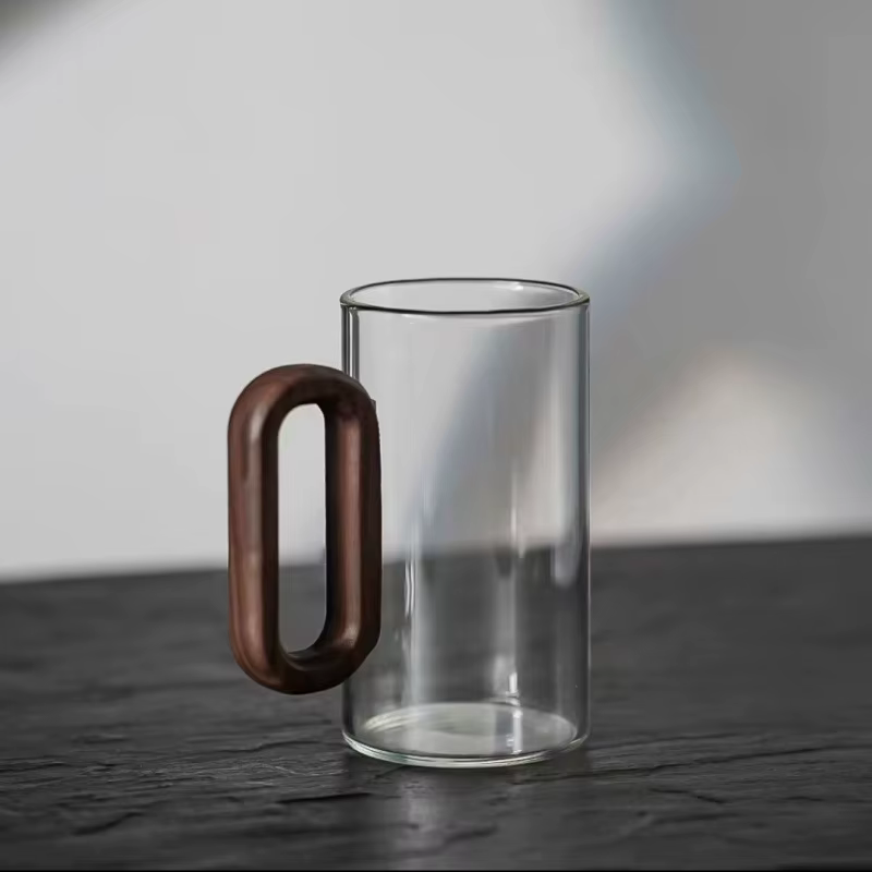 Tasse monocouche en verre et bois