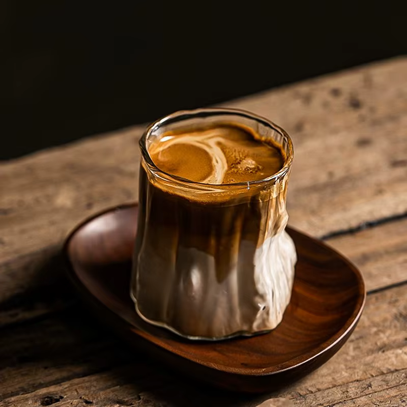 Tasse à café sale, blanche australienne