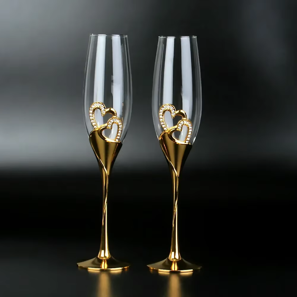 Verres à champagne dorés en cristal