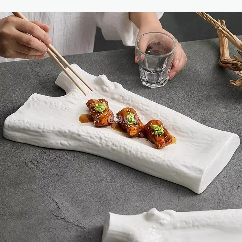 Assiette en céramique blanche mate, assiette de service, assiette à dessert, assiette à collation, assiette à sushi, assiettes en forme de branche d'arbre, restaurant, cuisine moléculaire
