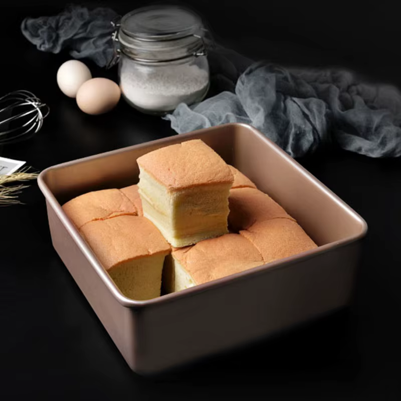 Moule à gâteau carré moelleux pour la famille