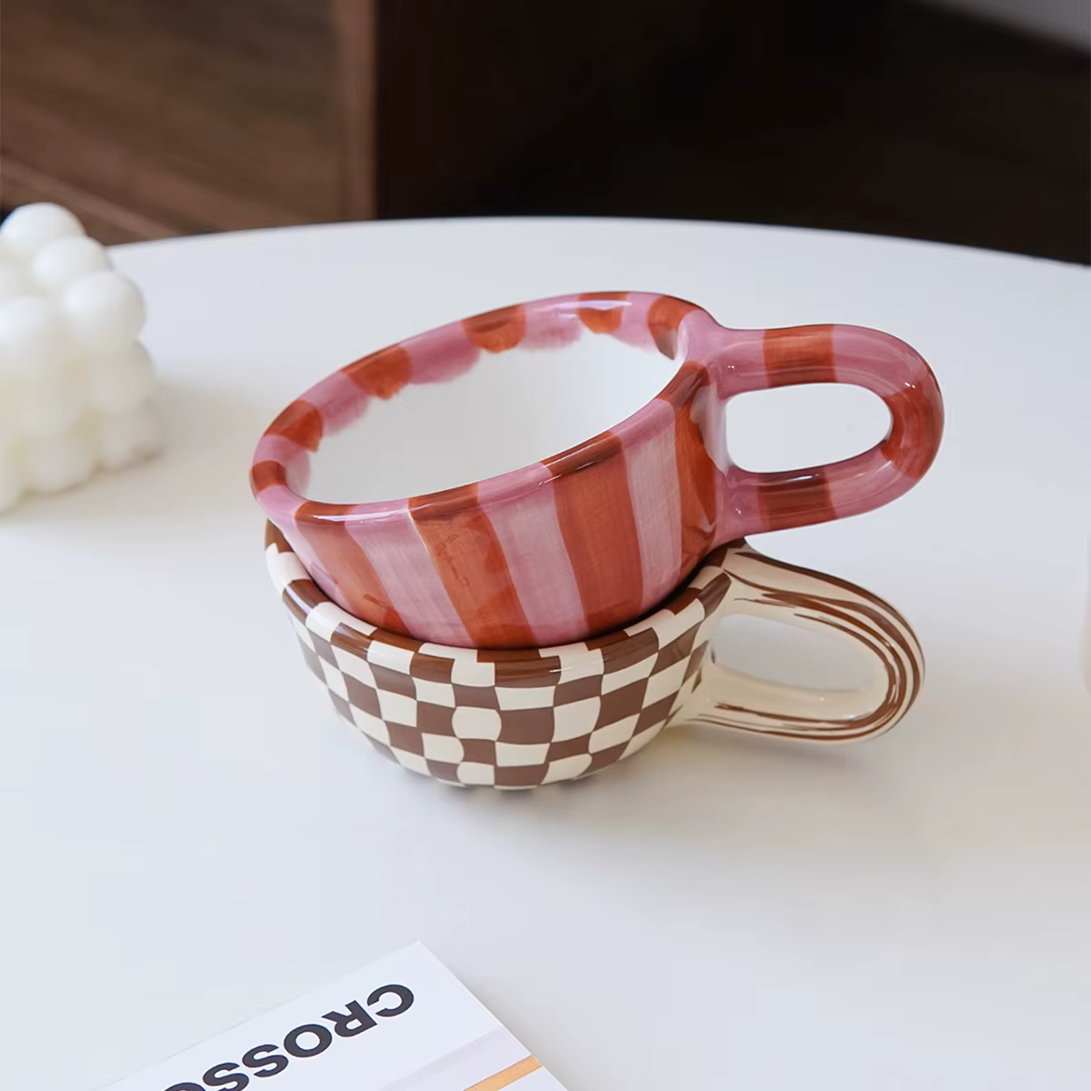 1 tasse en céramique rayée rose