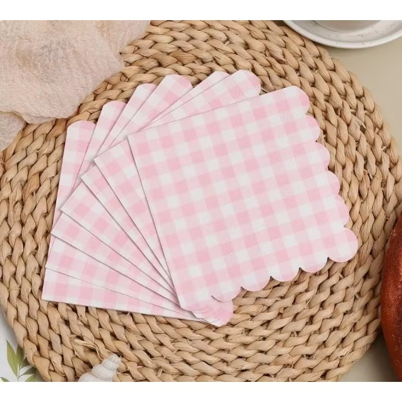 100 pièces serviettes festonnées à carreaux rose clair pliées 5x5 pouces