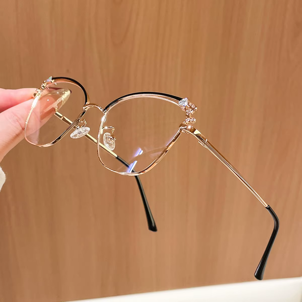 1 paire de lunettes unies à la mode pour femmes, style élégant et simple, adaptées à un usage au bureau