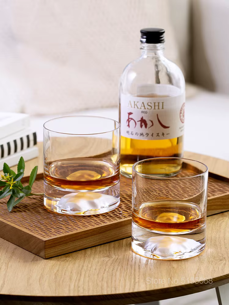 Verre de dégustation de whisky en forme de crâne