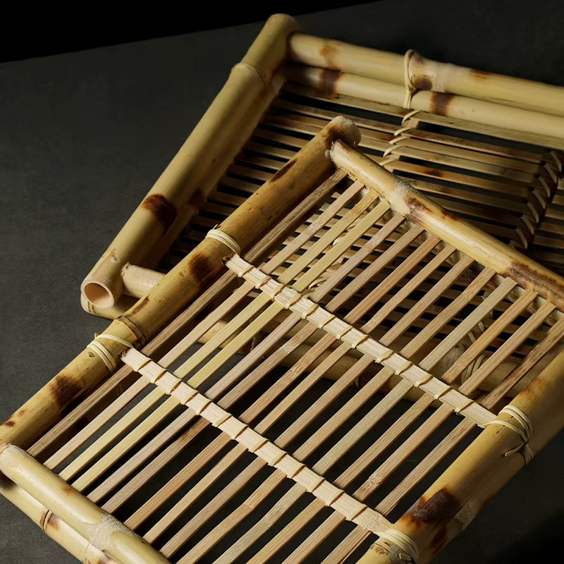 Plateaux tissés en bambou