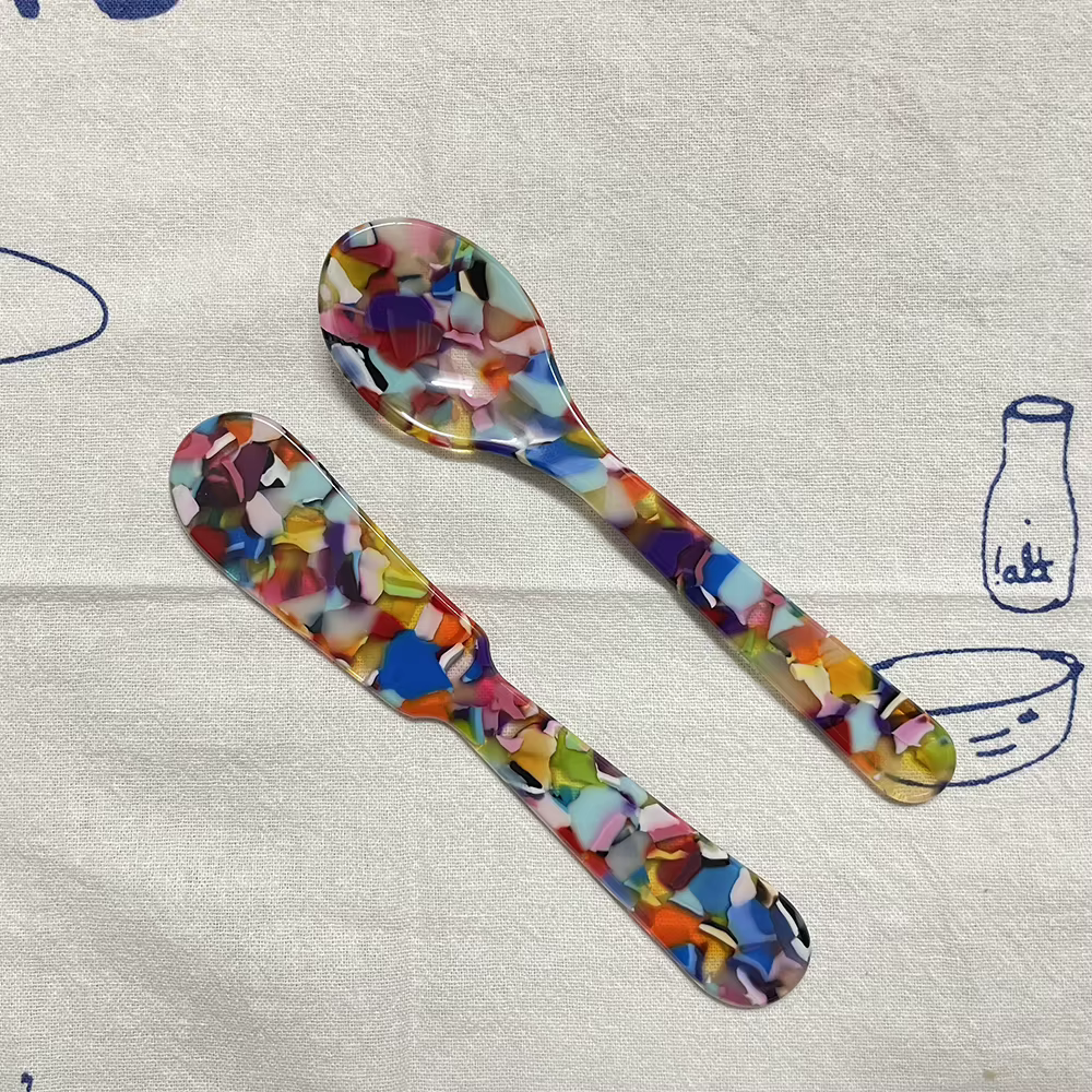 Cuillère à glace en acrylique colorée de 11CM