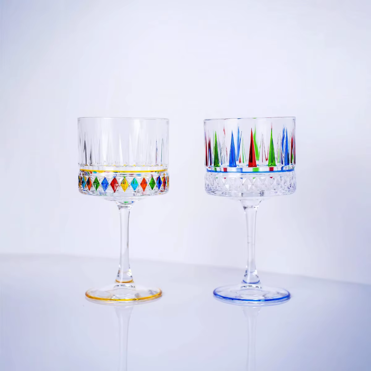 Verrerie à tige créative en relief coloré – Verres pour cocktail
