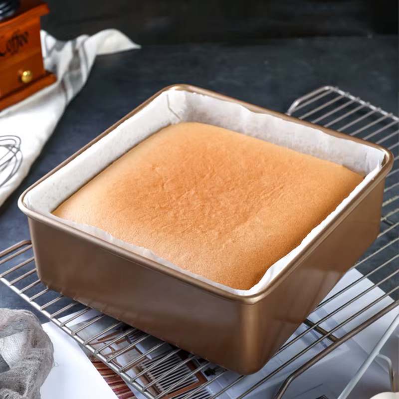 Moule à gâteau carré moelleux pour la famille