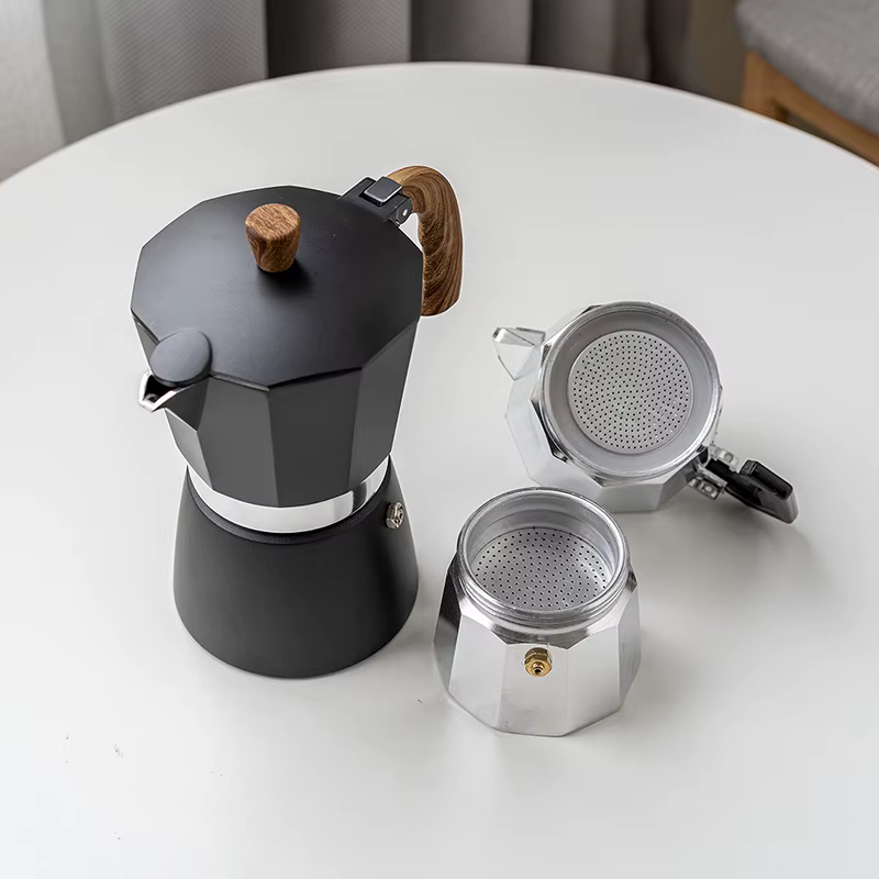Pot moka en aluminium pour 6 services
