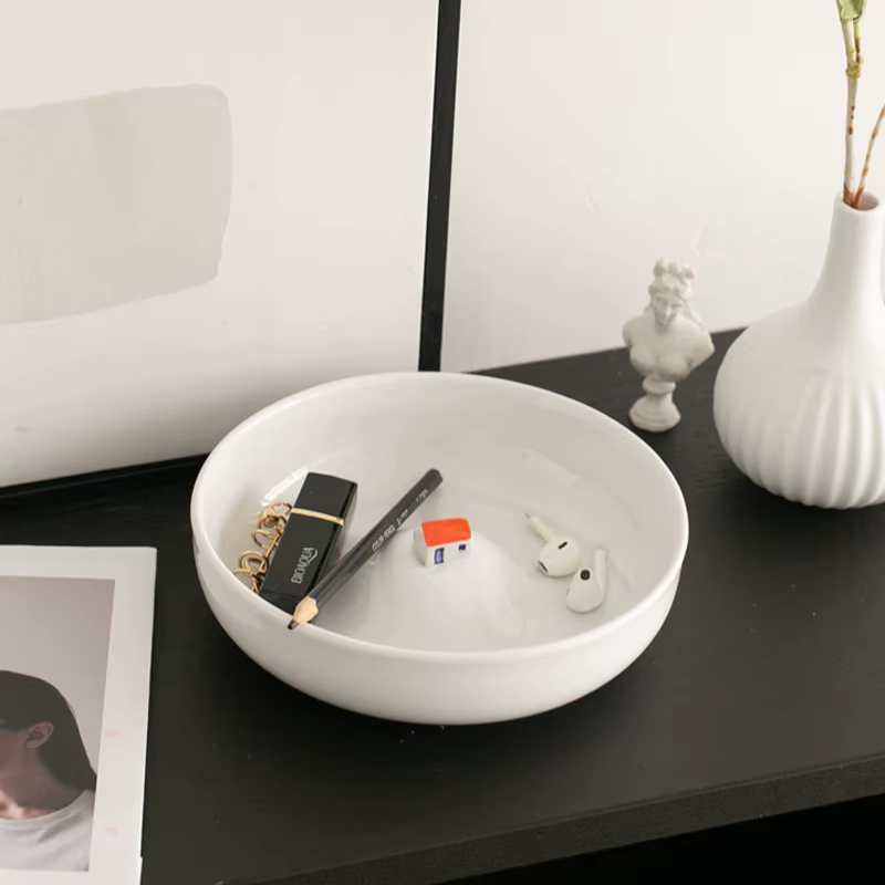 Assiette abstraite en céramique pour la maison