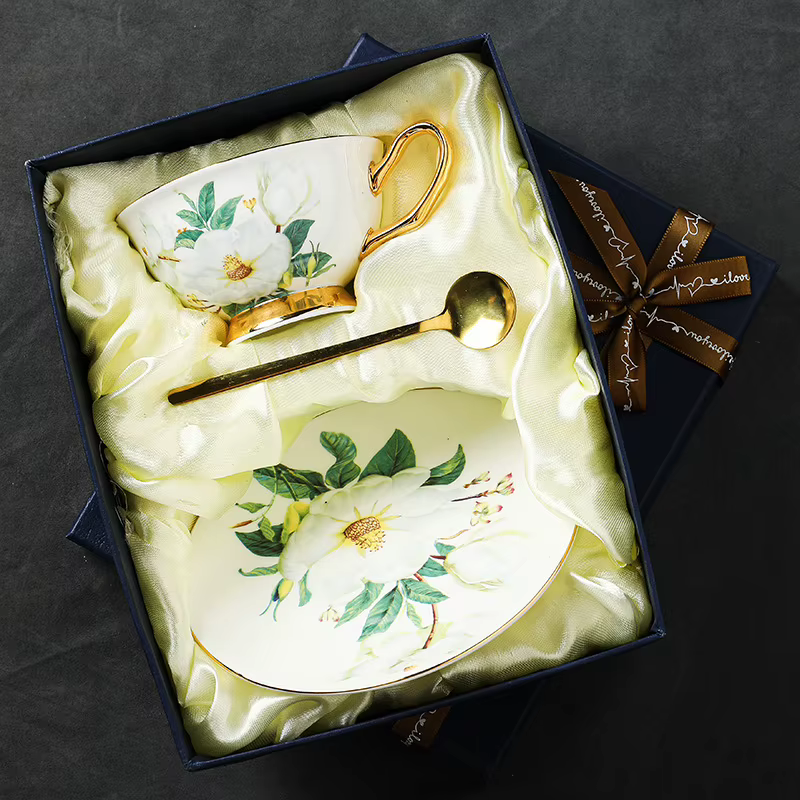 Tasse à café florale en céramique vintage française