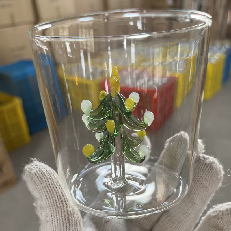 Verre à boire 3D avec figurine d'arbre Noël à l'intérieur