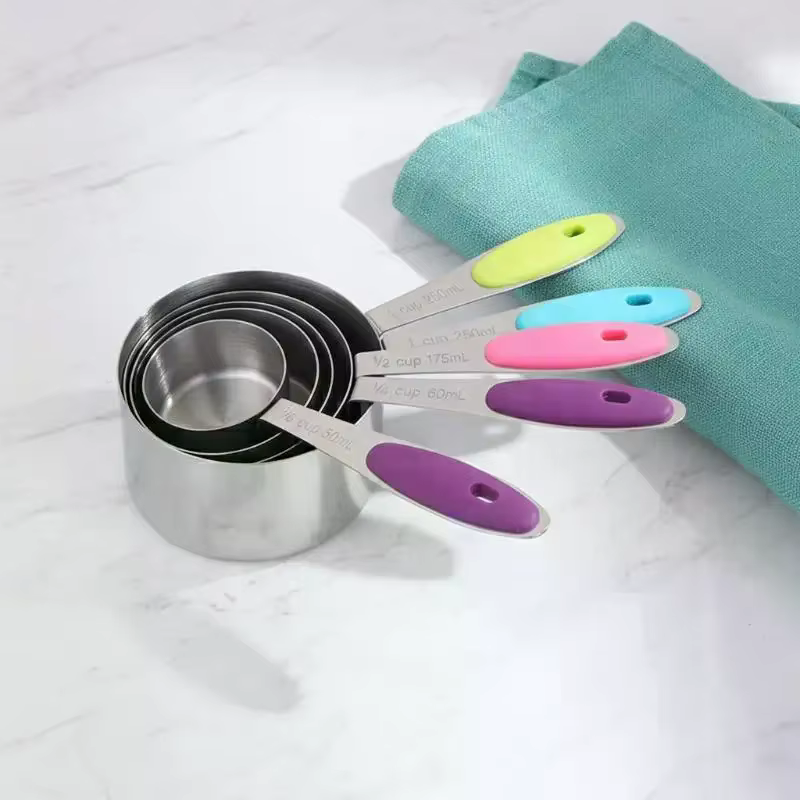 Ensemble de Mesure en Acier Inoxydable : Tasses et Cuillères pour Cuisine