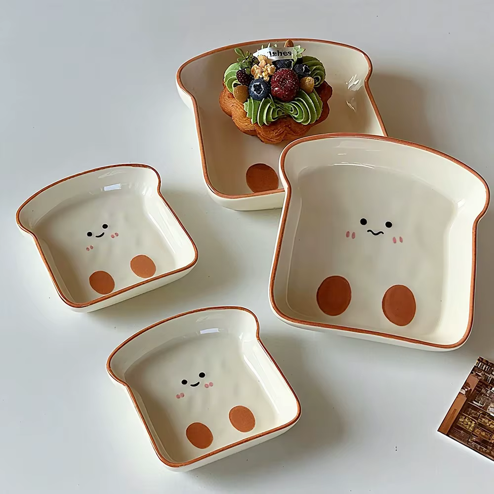 Assiette en céramique mignonne en forme de toast