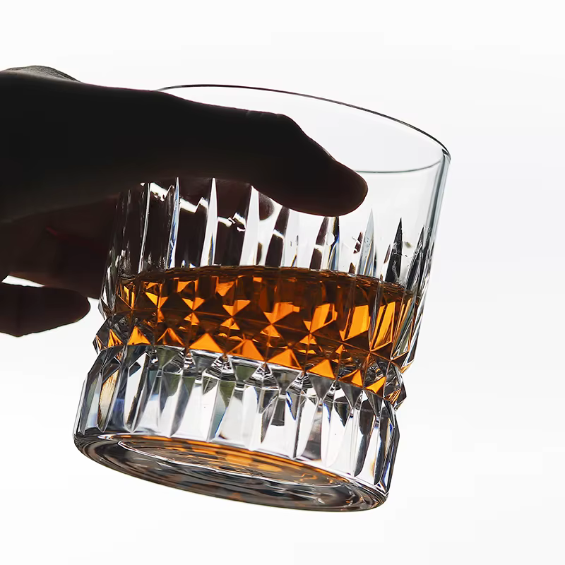 Verre coupé à la main pour clair