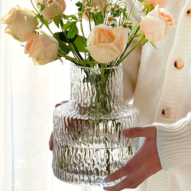 Vase en verre texturé glacier fait à la main