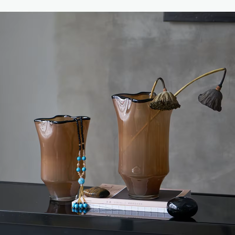 Vase en verre noir, décoration de bureau