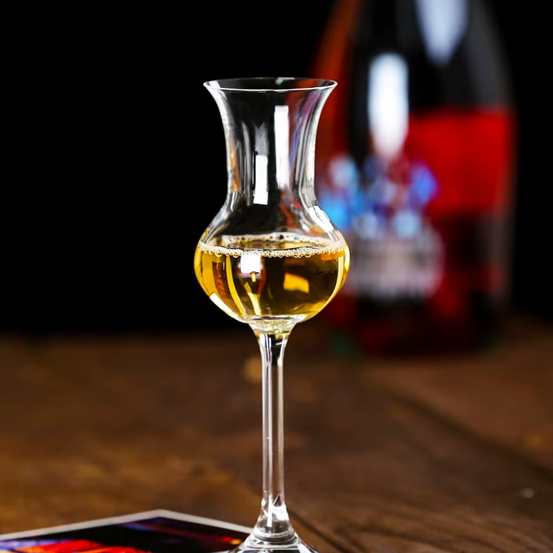 Gobelet à tulipe fine en cristal pour mariage