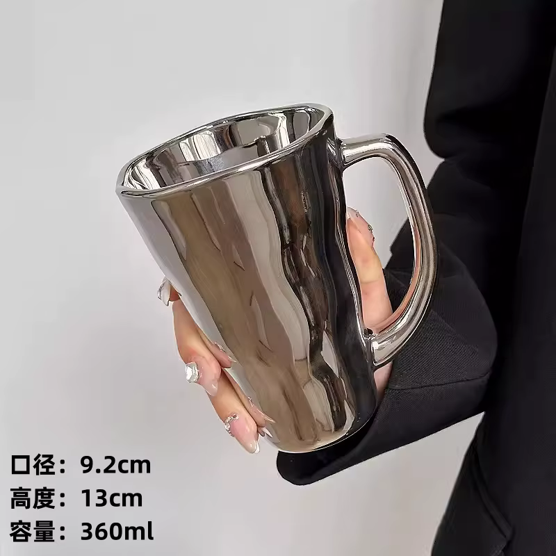 Mug en argent créatif avec poignée