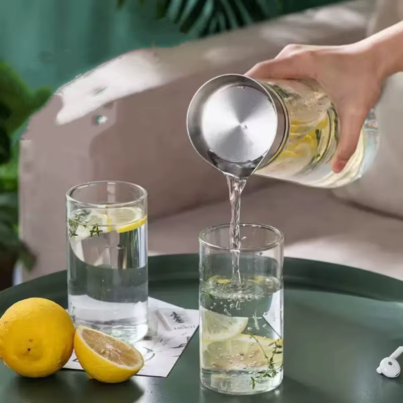 Carafe en verre avec couvercle
