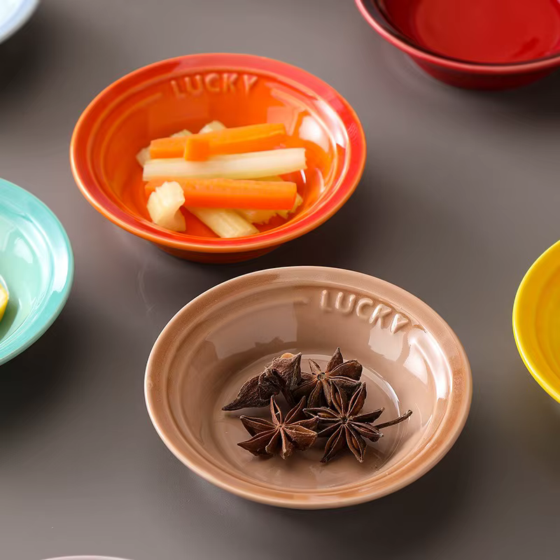 Petite assiette ronde en céramique