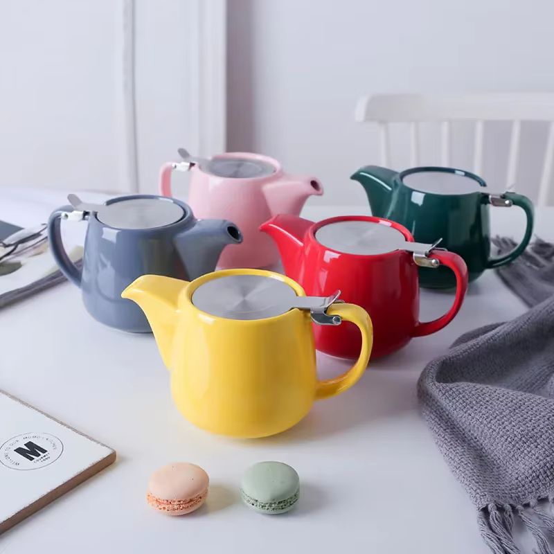 Théière en céramique japonaise avec filtre en acier inoxydable