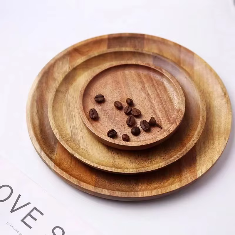 Assiette de service ronde simple en bois