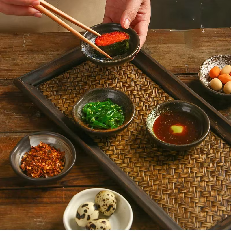 Plat d'assaisonnement japonais créatif en céramique