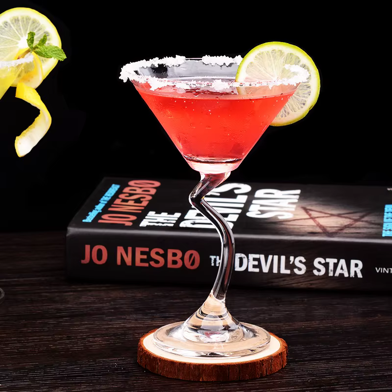 Ensemble de verres à cocktail triangulaires